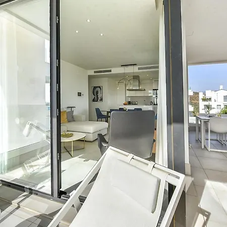 Vivi Homes - Olivera Pool, Sauna, Gym, Terrace & Sea View