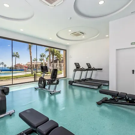 Vivi Homes - Olivera Pool, Sauna, Gym, Terrace & Sea View *