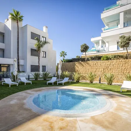 Vivi Homes - Olivera Pool, Sauna, Gym, Terrace & Sea View El Faro
