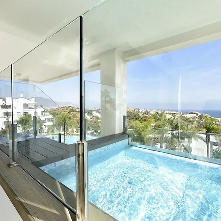 Vivi Homes - Olivera Pool, Sauna, Gym, Terrace & Sea View Apartamento *