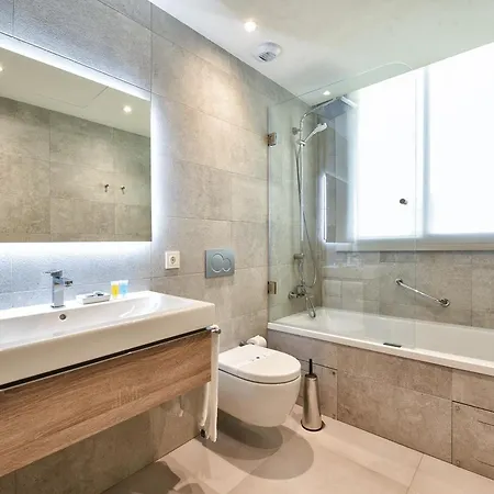 Apartamento Vivi Homes - Olivera Pool, Sauna, Gym, Terrace & Sea View