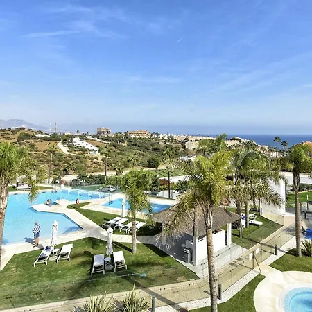 Vivi Homes - Olivera Pool, Sauna, Gym, Terrace & Sea View Apartamento El Faro
